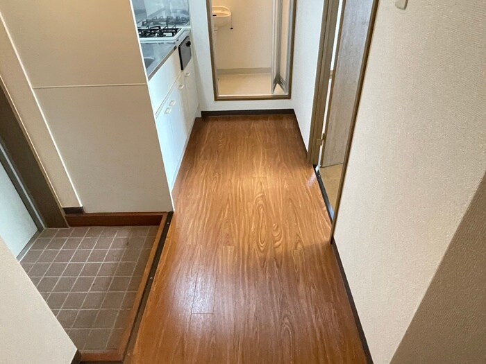 物件内観写真18　(廊下)