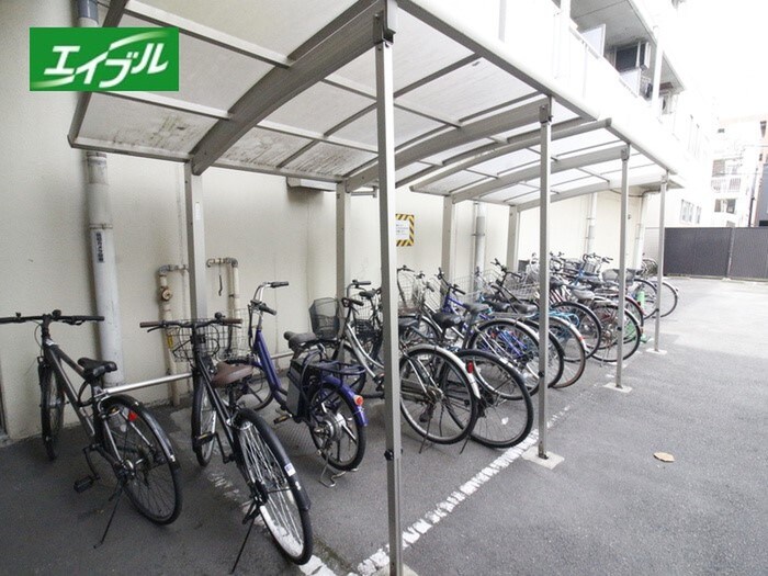 物件外観写真3　(駐輪場)