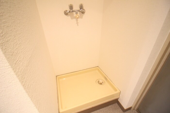 物件内観写真14　(洗濯機置場)