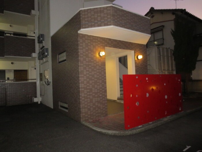 物件外観写真5　(エントランス部分)