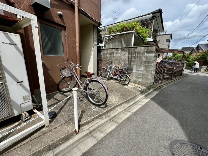 物件外観写真3　(駐輪場)