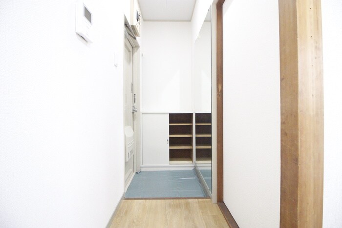 物件内観写真19　(玄関)