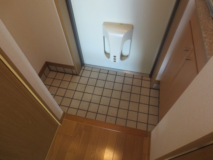 物件内観写真7　(玄関)