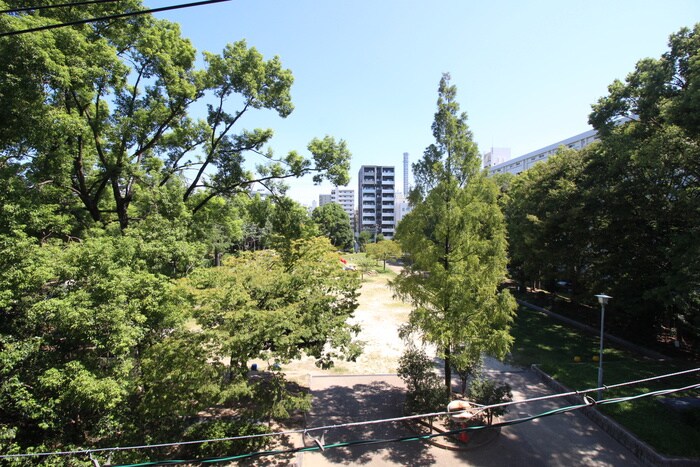 物件内観写真15　(室内からの展望)