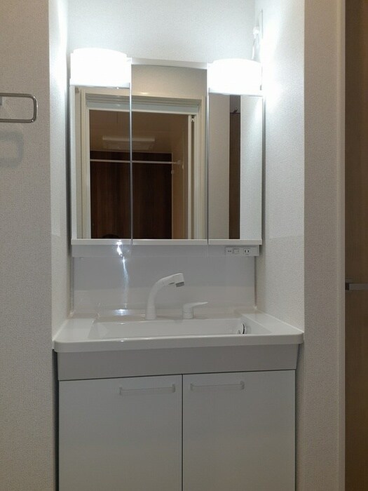 物件内観写真7　(洗面)