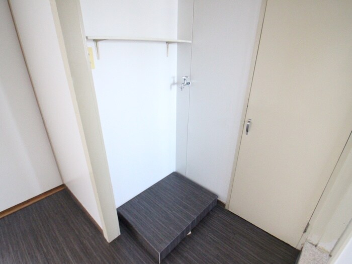 物件内観写真15　(洗濯機置場)