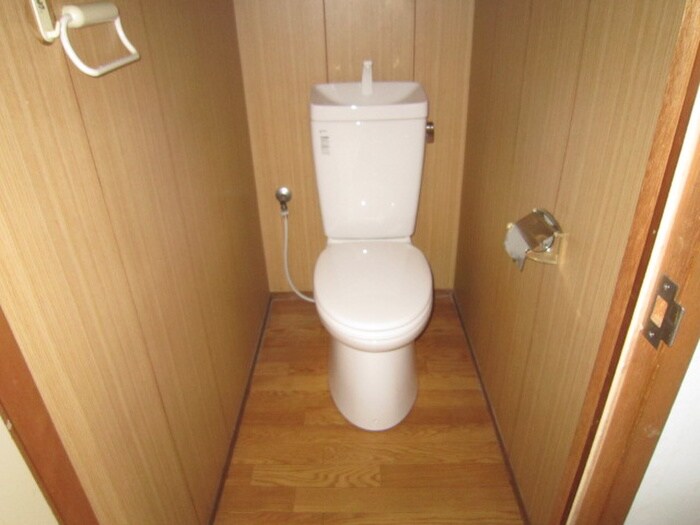 物件内観写真8　(トイレ)