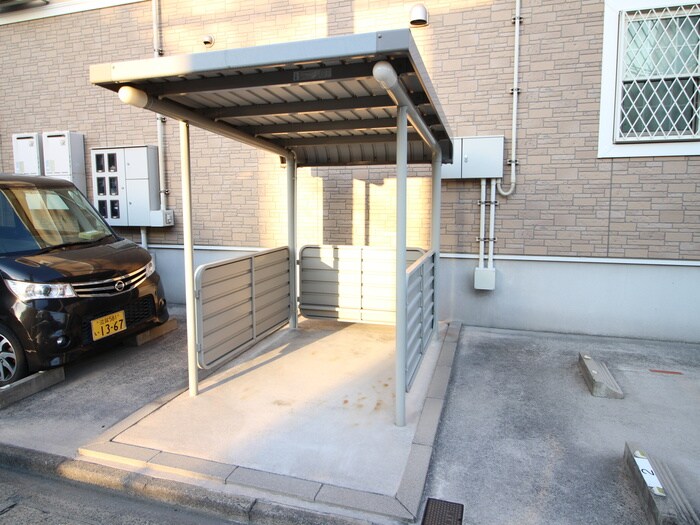 物件外観写真2　(駐輪場)