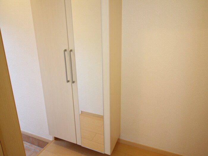 物件内観写真15　(靴箱)