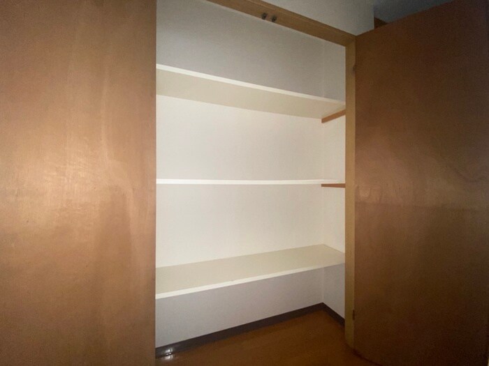 物件内観写真18　(収納)