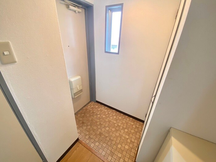 物件内観写真17　(玄関)