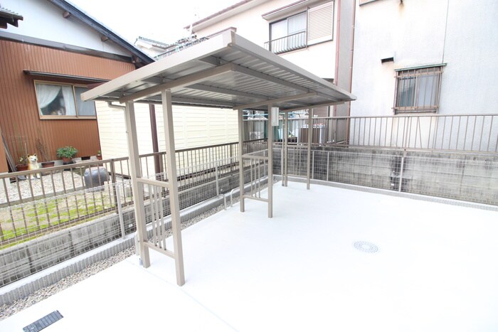 物件外観写真5　(駐輪場)
