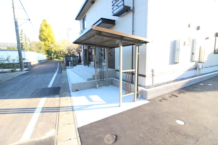 物件外観写真4　(駐輪場)