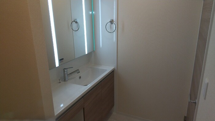 物件内観写真12　(洗面)