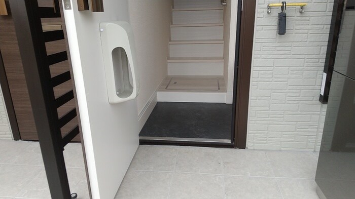 物件内観写真15　(玄関)