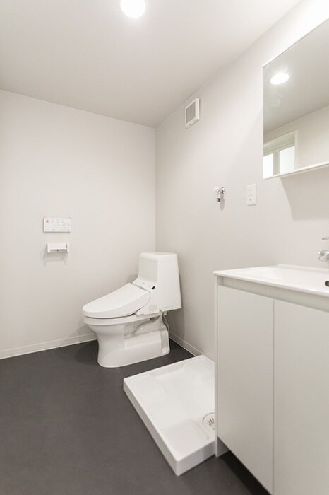 物件内観写真11　(洗濯機置場)