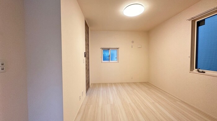 物件内観写真3　(居室)