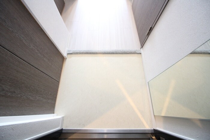 物件内観写真16　(玄関)