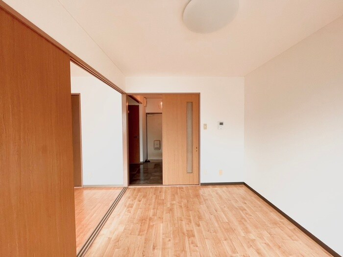 物件内観写真9　(居室)