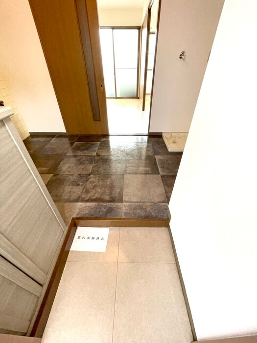 物件内観写真17　(玄関)