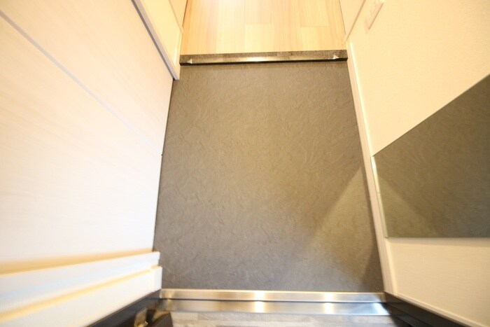 物件内観写真15　(玄関)