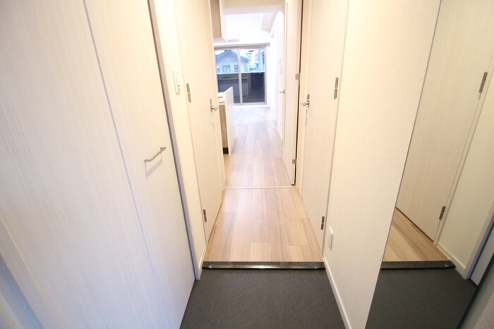 物件内観写真16　(廊下)