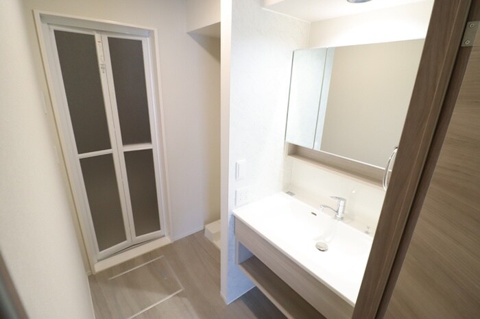 物件内観写真9　(洗面)