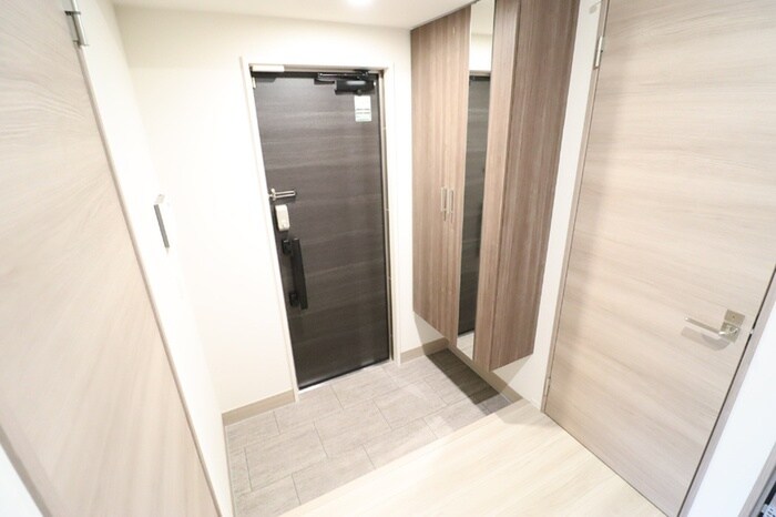 物件内観写真12　(玄関)