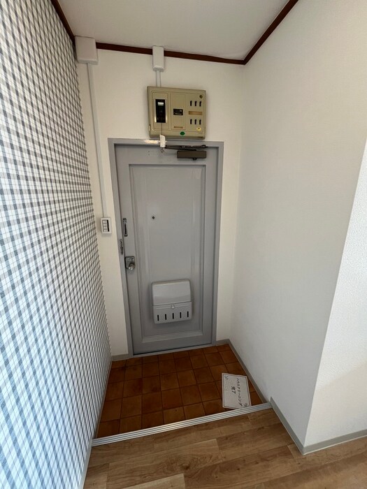 物件内観写真18　(玄関)