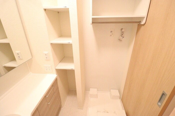 物件内観写真13　(洗濯機置場)