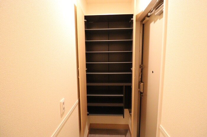 物件内観写真15　(靴箱)