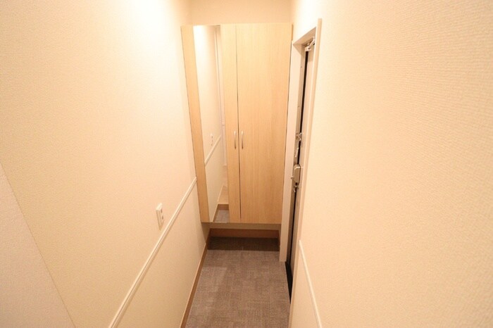 物件内観写真16　(玄関)