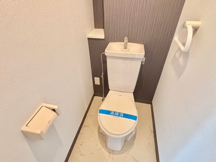 物件内観写真11　(玄関)