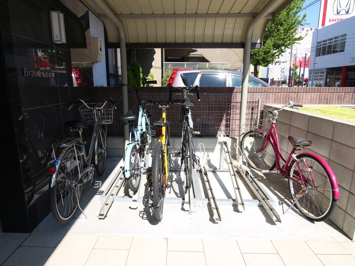 物件外観写真3　(駐輪場)