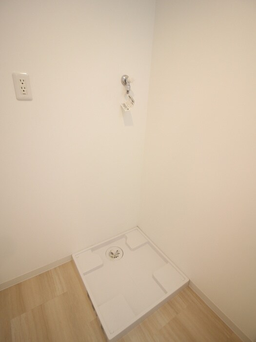 物件内観写真12　(洗濯機置場)