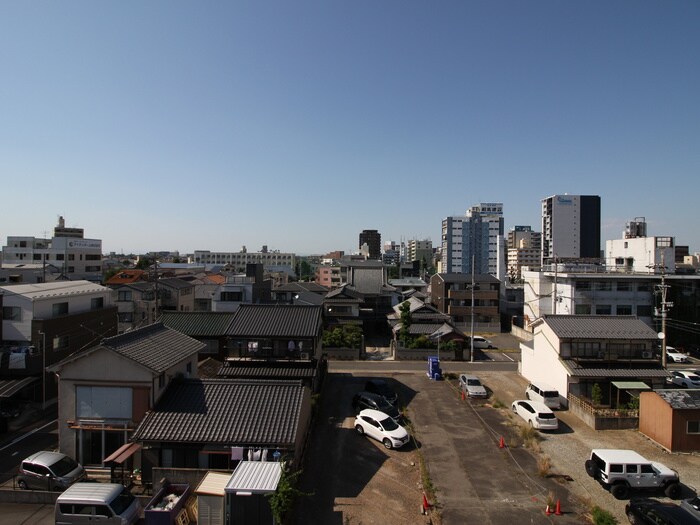 物件内観写真22　(室内からの展望)