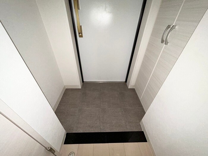 物件内観写真16　(玄関)