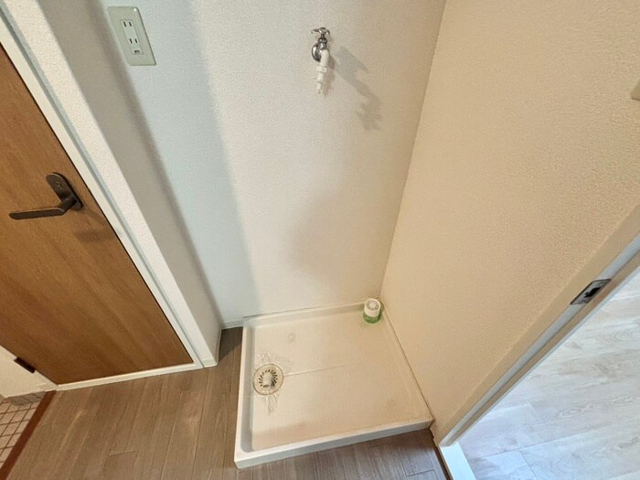 物件内観写真18　(洗濯機置場)