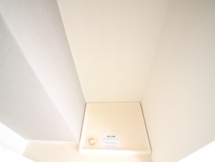 物件内観写真15　(洗濯機置場)