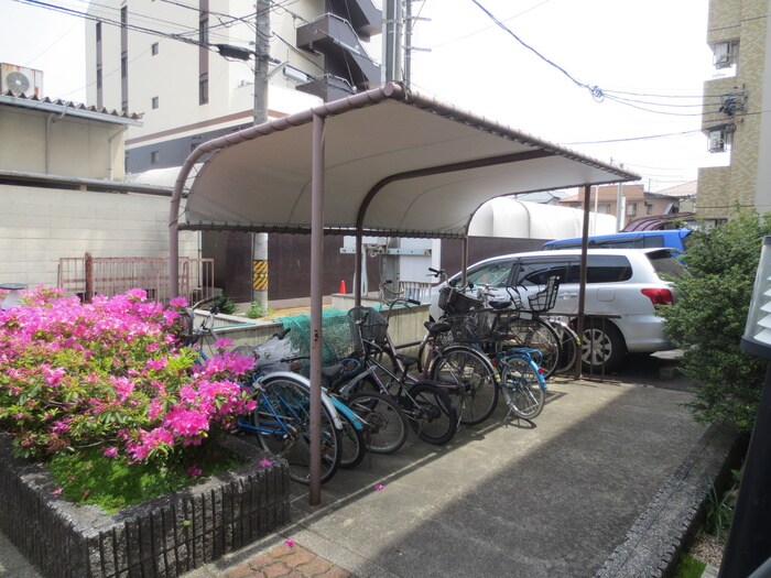 物件外観写真5　(駐輪場)