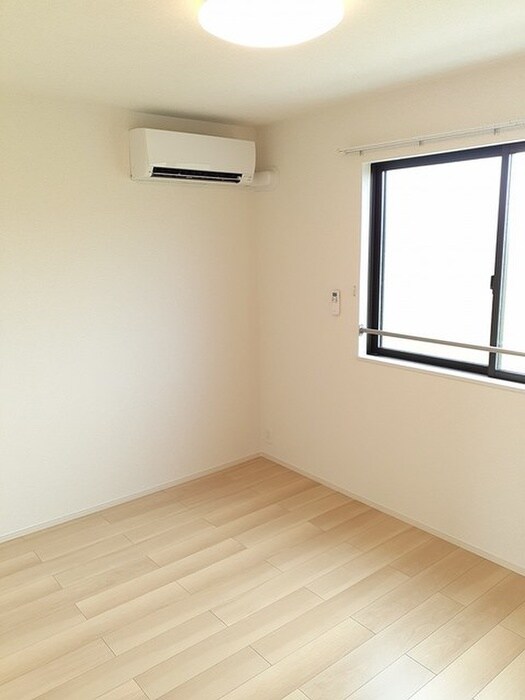 物件内観写真4　(居室)