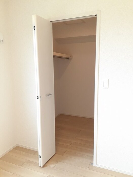 物件内観写真5　(収納)
