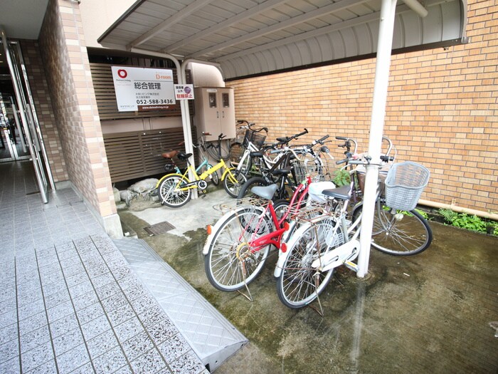 物件外観写真5　(駐輪場)