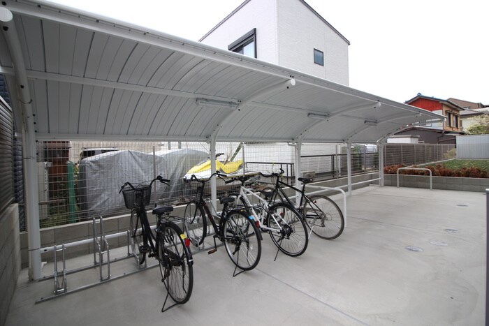 物件外観写真6　(駐輪場)