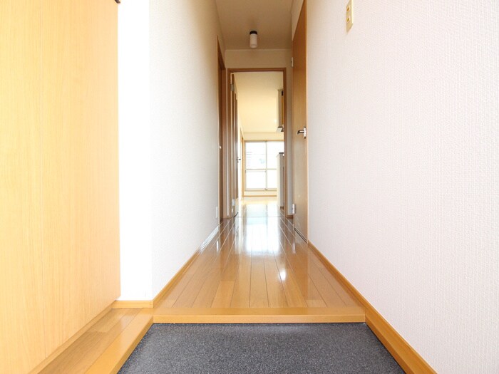 物件内観写真17　(廊下)