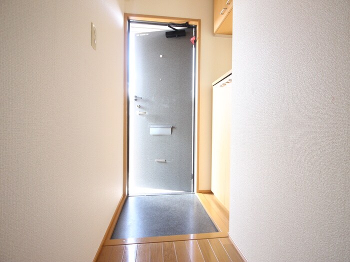 物件内観写真19　(玄関)