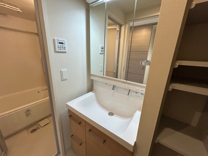 物件内観写真12　(洗面)