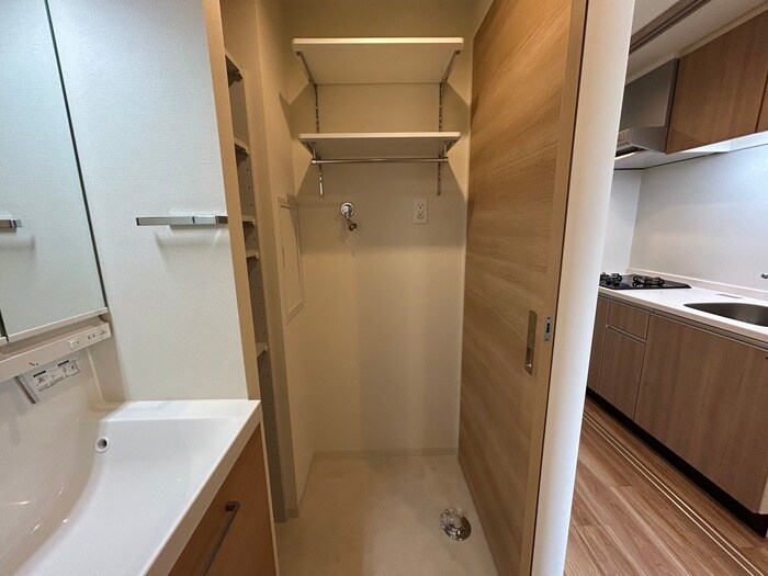 物件内観写真13　(洗濯機置場)