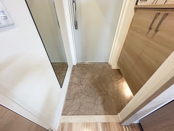 物件内観写真16　(玄関)