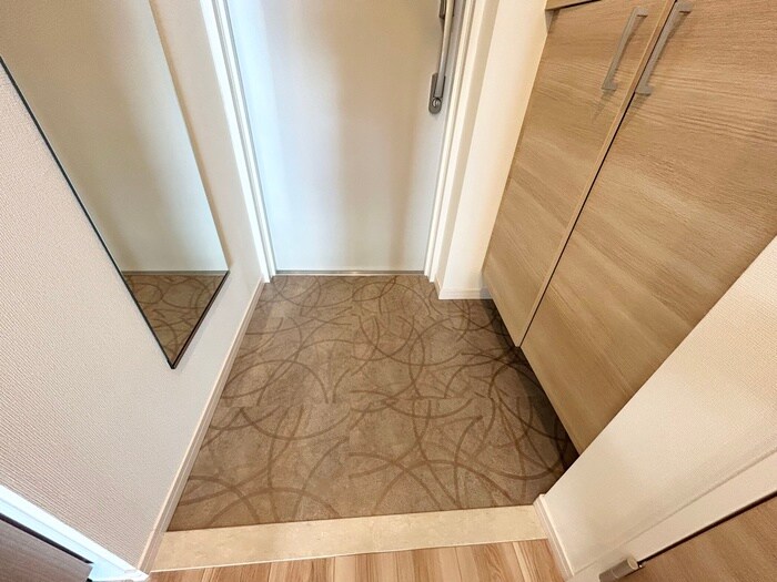 物件内観写真16　(玄関)